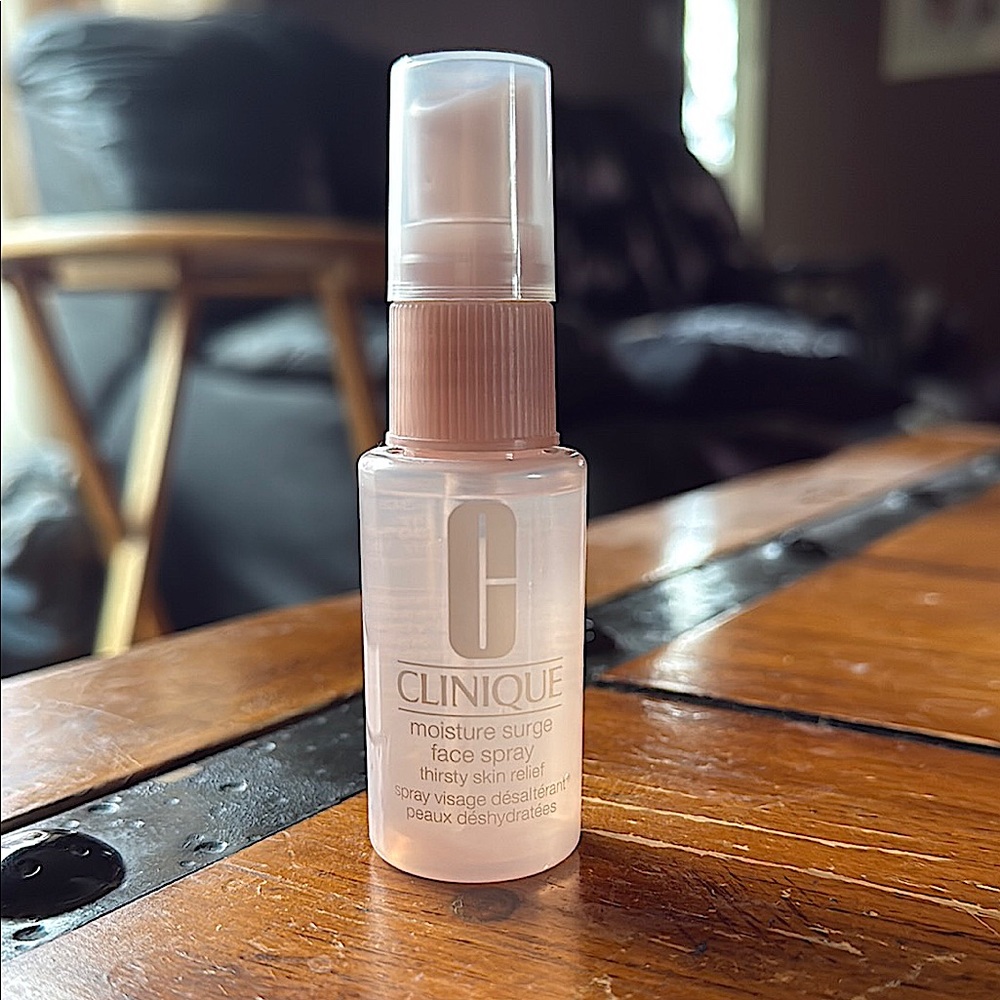 Clinique Moisture Surge Face Spray - Pink